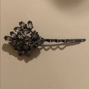 Hair pin With gray stones